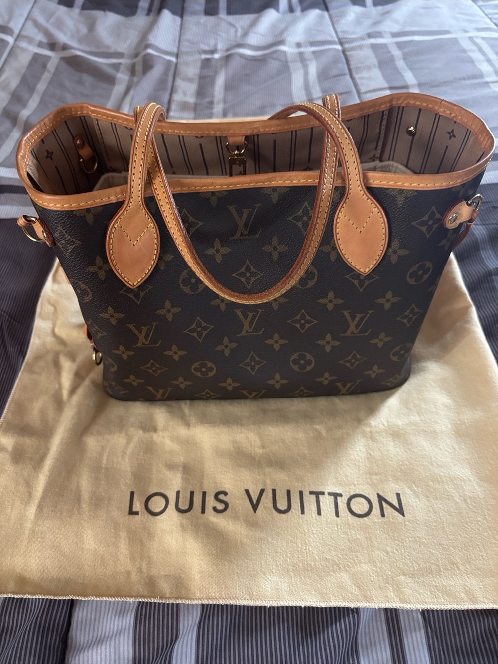 Louis Vuitton Monogram Canvas Tote with Natural Vachetta Trim